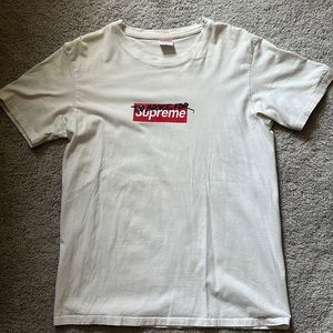Men’s supreme shirt